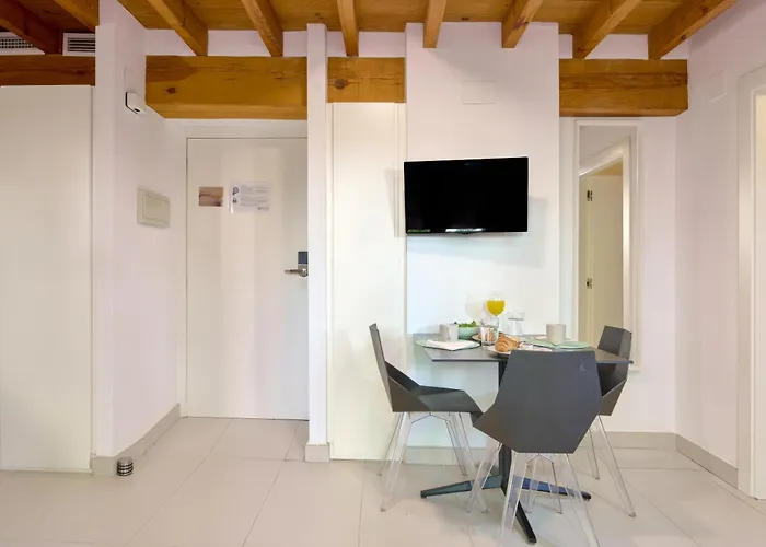 Elegante En Plaza Del Carmen F2 فالنسيا