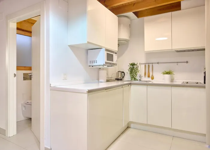 Elegante En Plaza Del Carmen F2 * فالنسيا