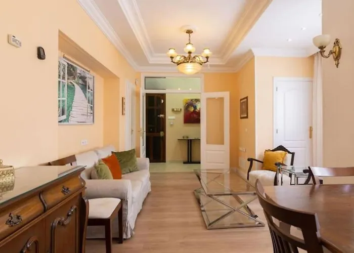 Sleeps 6 Fast Wi-fi 2 Bathrooms 아파트 *