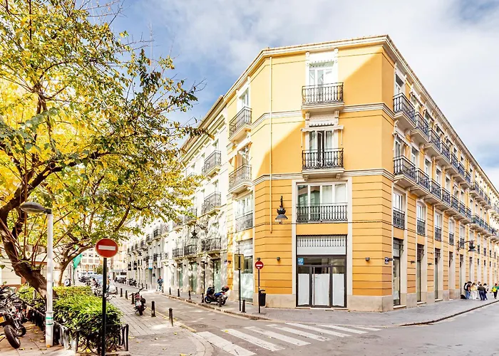 With Gym Pool Free Parking Thehavenescape Apartment