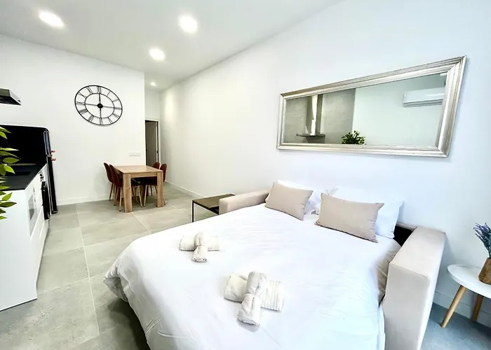 Urban Escape Comfort Meets Luxury, 4 Ppl Apartment *