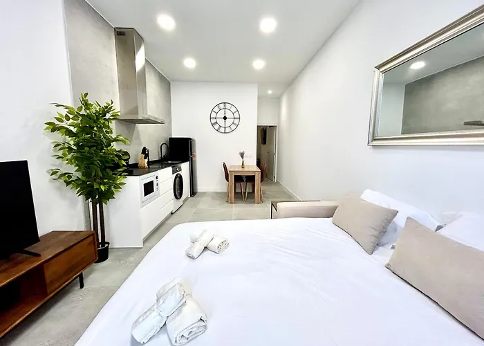 Urban Escape Comfort Meets Luxury, 4 Ppl Apartment *