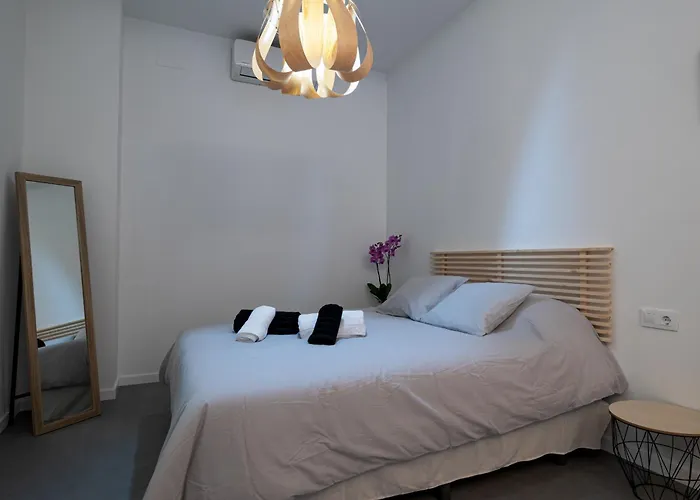 Apartment Esc - Loft Comodos Y Espaciosos Estudios Cercanos A Estacion Joaquin Sorolla Valencia