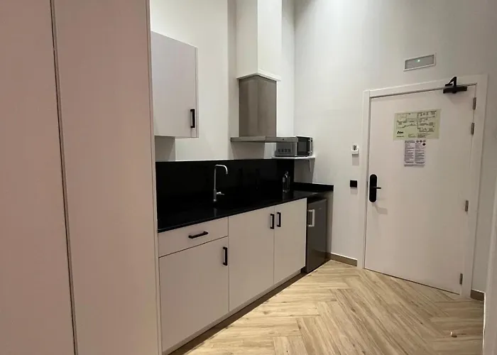 Aparthotel Blanq Marina Suites Valencia