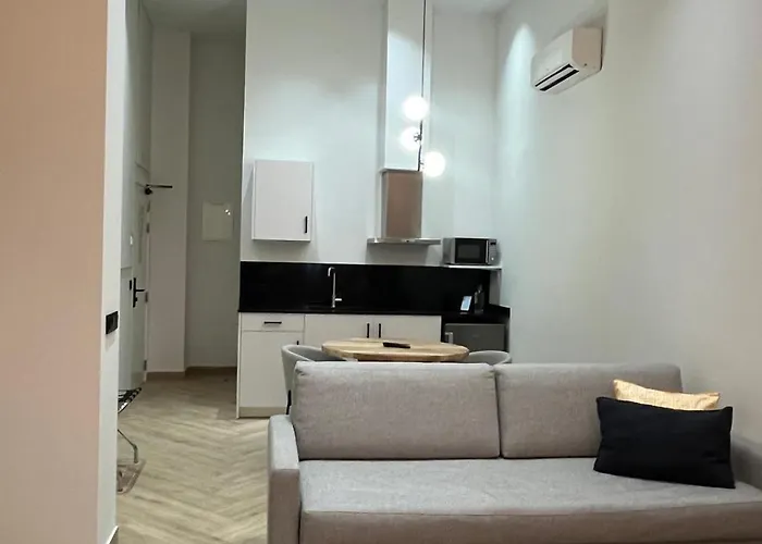 Blanq Marina Suites Aparthotel Valencia