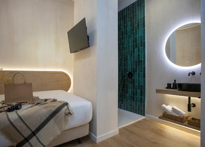 Nomad Haux Mestalla 101 بيت ضيافة فالنسيا