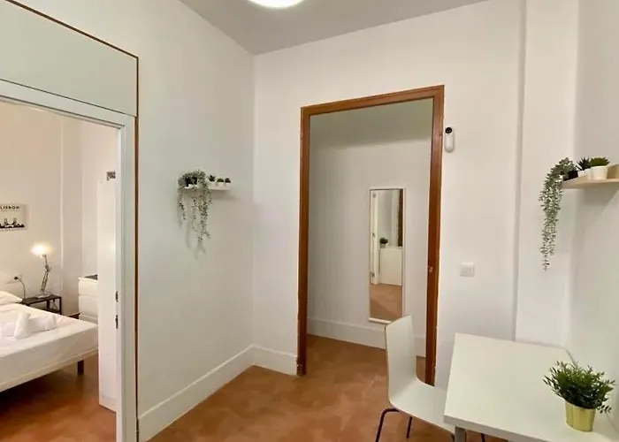 Familiar Cerca De La Playa فالنسيا