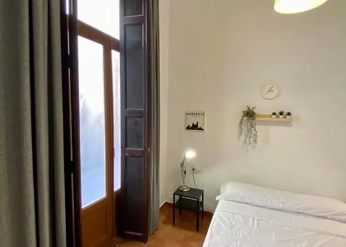 Familiar Cerca De La Playa فالنسيا