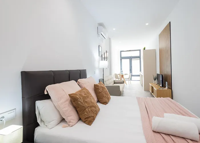 Florit Flats - The Monteolivete شقة