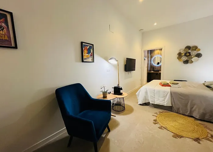 Apartment Con Entrada Independiente A Pocos Pasos De La Ciudad De Artes Y Ciencias Y El Oceanografic A Solo 1 Minuto Caminando Del Jardin Del Turia