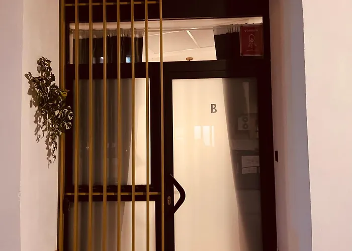 Con Entrada Independiente A Pocos Pasos De La Ciudad De Artes Y Ciencias Y El Oceanografic A Solo 1 Minuto Caminando Del Jardin Del Turia Apartment *