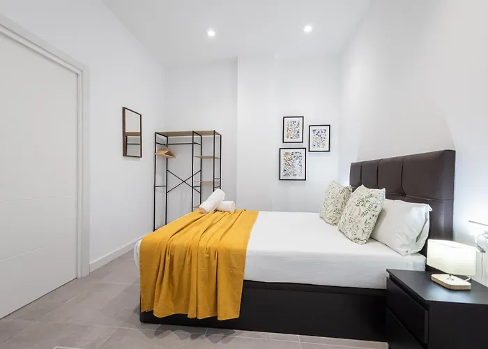 Florit Flats - The Monteolivete شقة