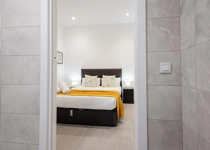 Florit Flats - The Monteolivete فالنسيا