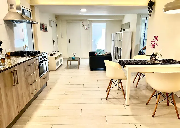 A 20 Minutos De La Playa Y 10 Minutos Del Puerto De فالنسيا