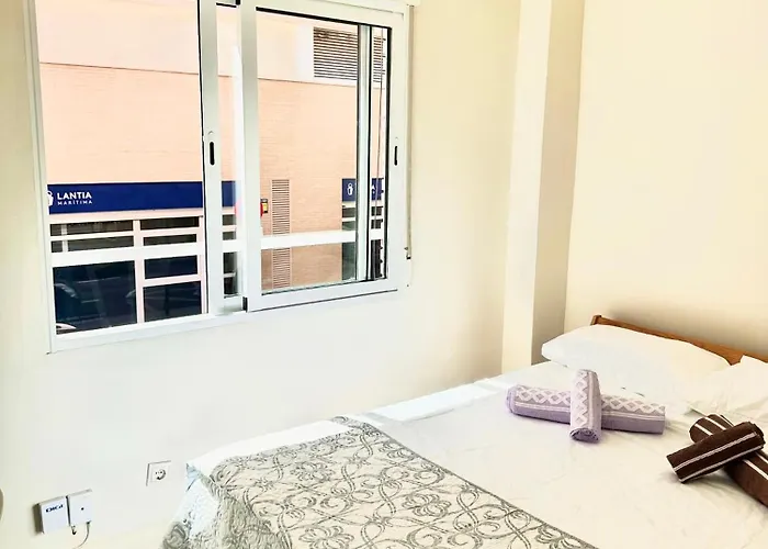 A 20 Minutos De La Playa Y 10 Minutos Del Puerto De *