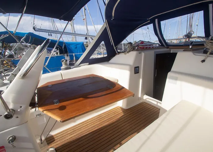 On A Sailing Boat In Bateau-hôtel Valence