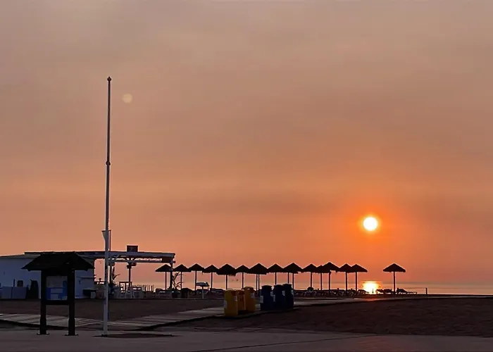 Stylish Well-connected Beachfront Flat Διαμέρισμα *