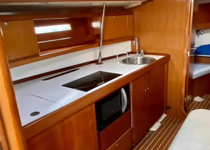 Magnificent Sailboat With Free Parking For Cars