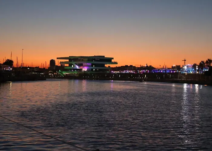 Magnificent Sailboat With Free Parking For Cars Bateau-hôtel *