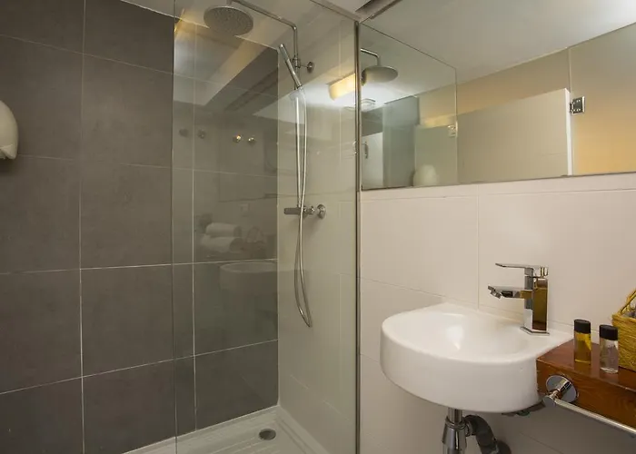 بيت شباب Singularstays Botanico 29 *