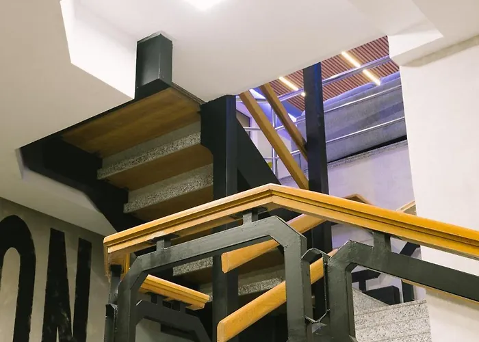 U-nit Park بيت شباب فالنسيا