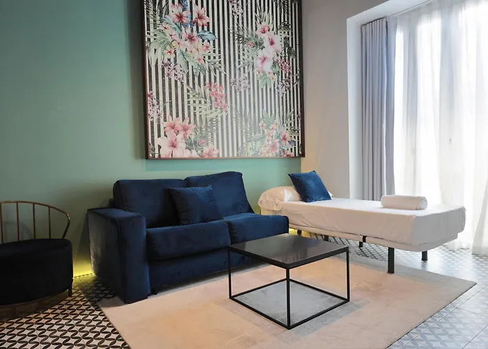 & Co. Quart Boutique 3*