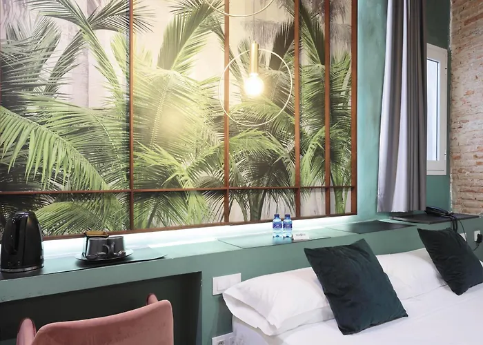 & Co. Quart Boutique 3*