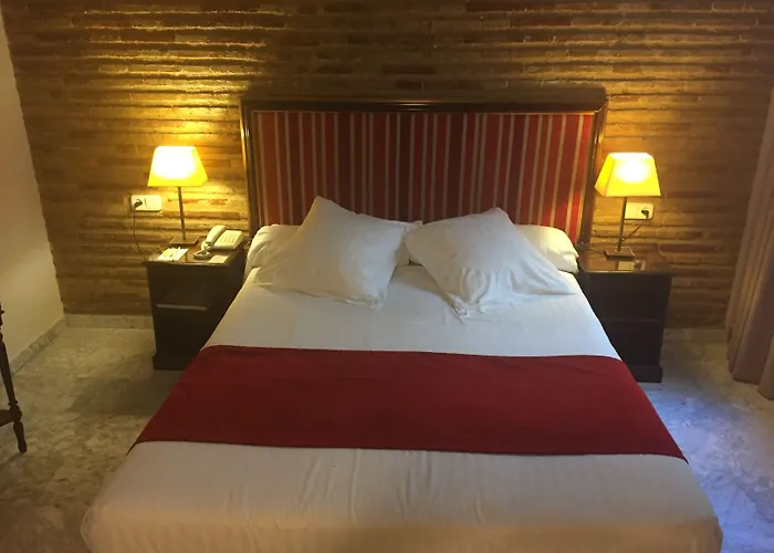 Ad Hoc Monumental 1881 فالنسيا