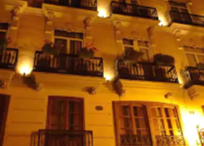 Ad Hoc Monumental 1881 فالنسيا