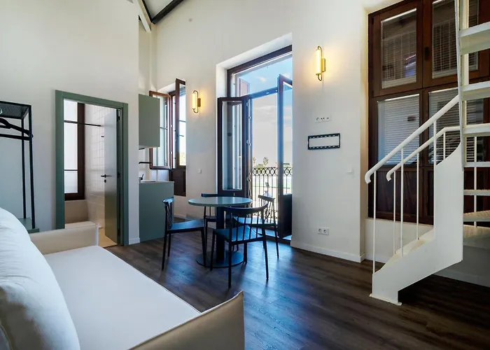 호텔 Vlc Host - Reina 168 *