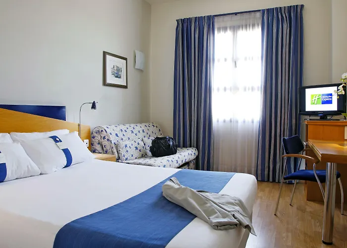 Hotell Express Ciudad De Ciencias By Ihg