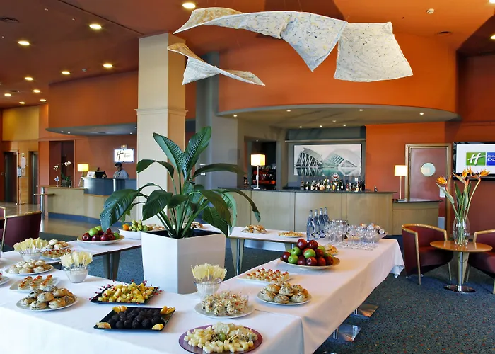 Hotell Express Ciudad De Ciencias By Ihg