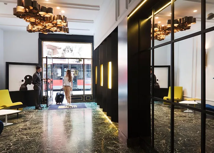 One Shot Reina Victoria Hotel 4*