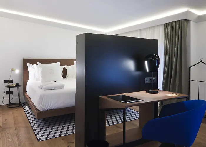 One Shot Reina Victoria Hotel 4*