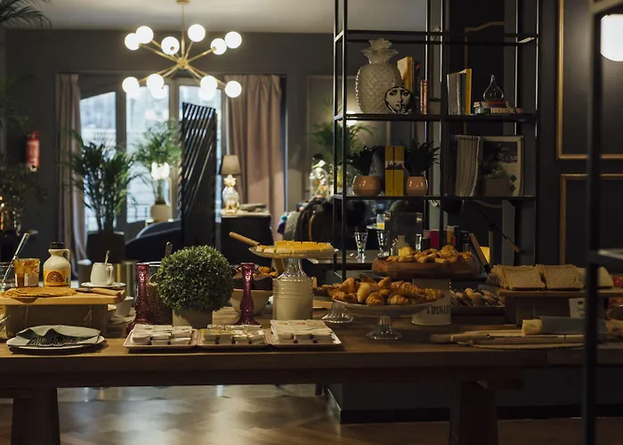 One Shot Reina Victoria 4* Valencia