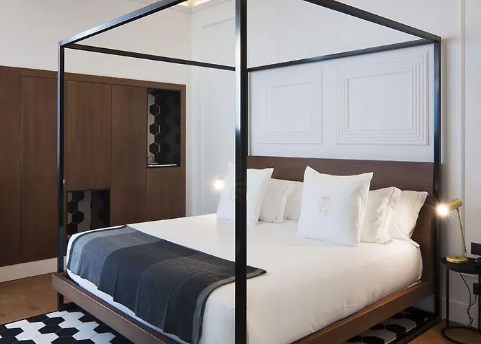 One Shot Reina Victoria Hotel 4*