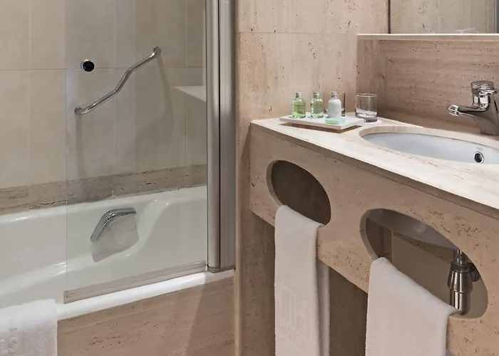 Nh Center Hotel Valence