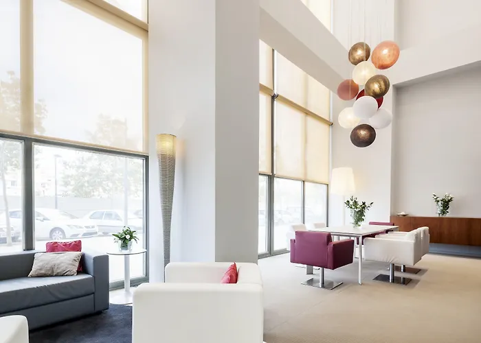 伊鲁尼昂瓦伦西亚3号酒店 3*