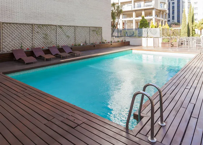 伊鲁尼昂瓦伦西亚3号酒店 3* 瓦伦西亚