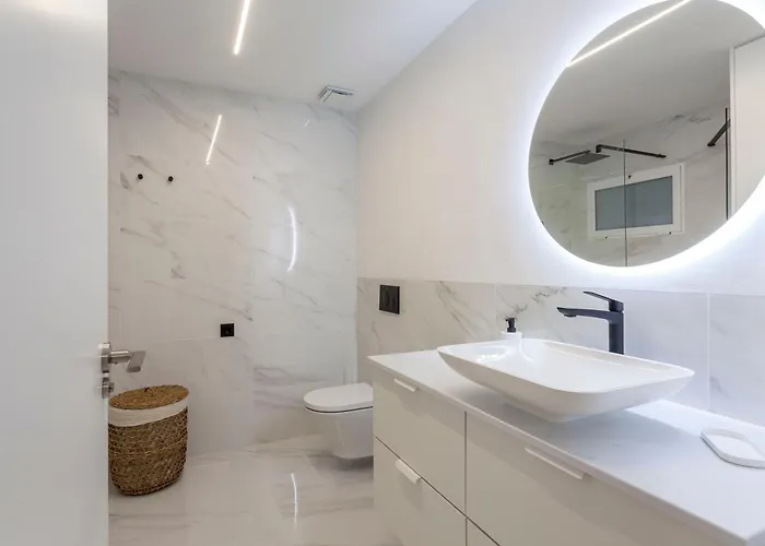 Flat Center Town Hall Valence