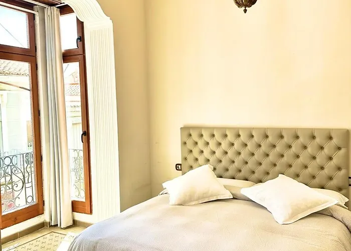 Beautiful House With Terrace شقة