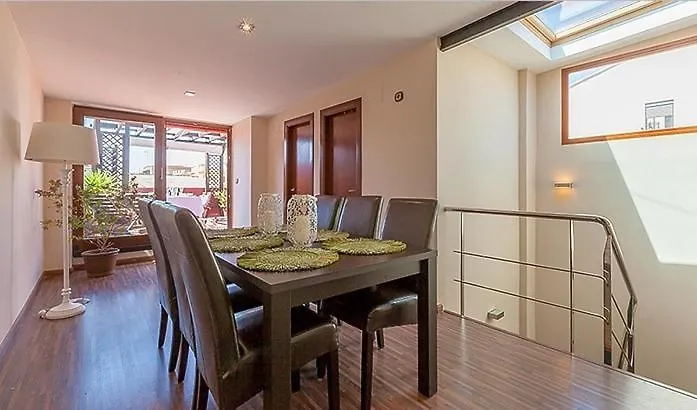 Beautiful House With Terrace شقة