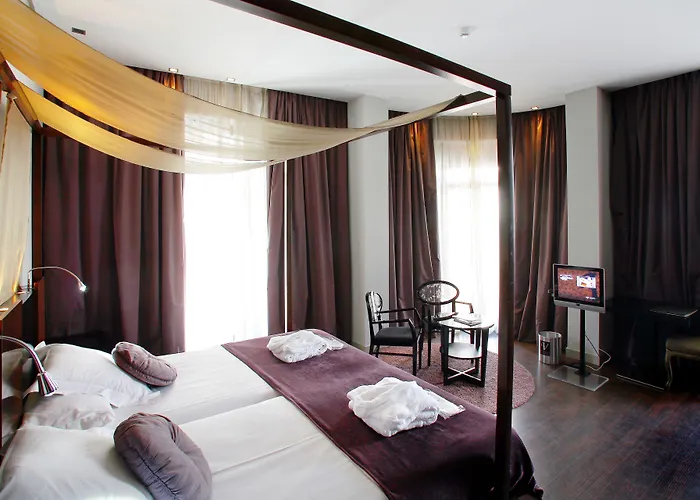 מלון Vincci Palace 4*