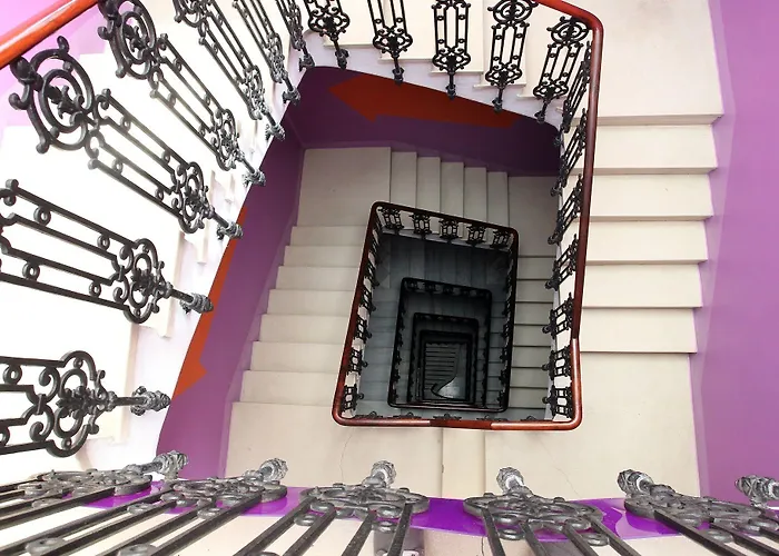 Purple Nest Хостел