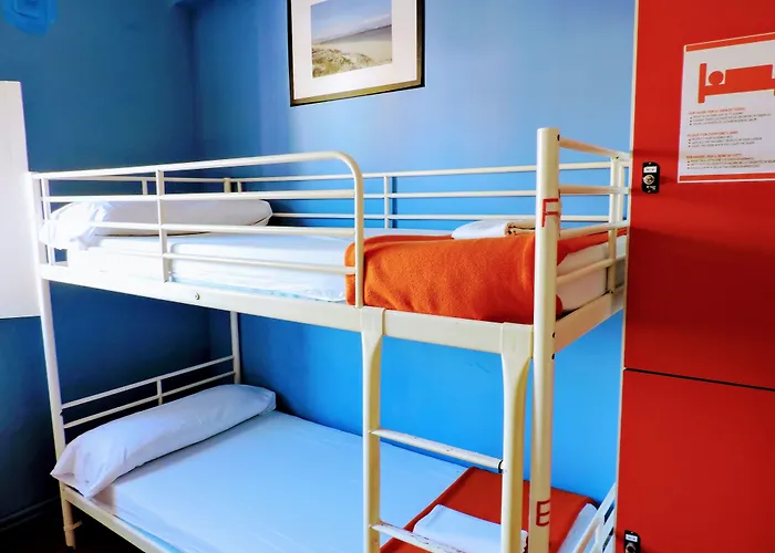 Feetup Backpackers Hostel *