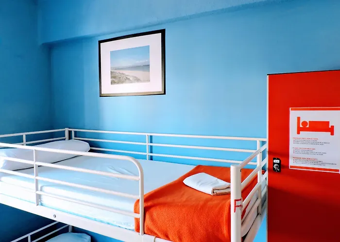 Feetup Backpackers Hostel *