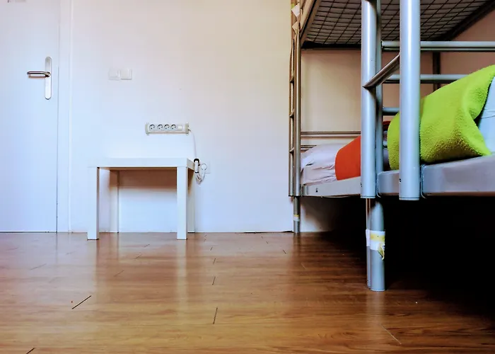 Feetup Backpackers *