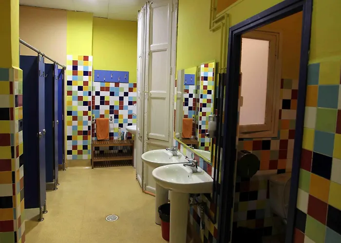 Red Nest Hostel Βαλένθια