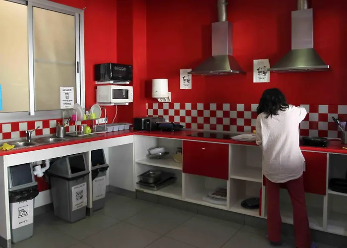 Red Nest * Βαλένθια