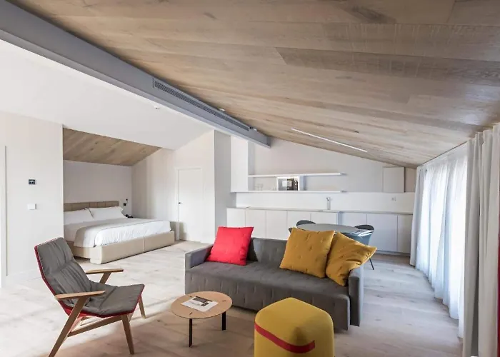 Myr Plaza Mercado & فندق فالنسيا